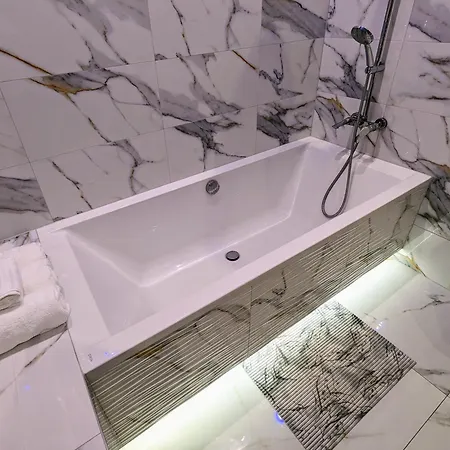 3-bedroom In Town Square Appartement