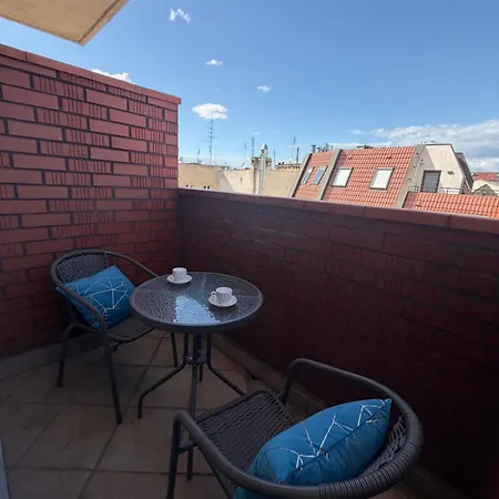 3-bedroom In Town Square Appartement *