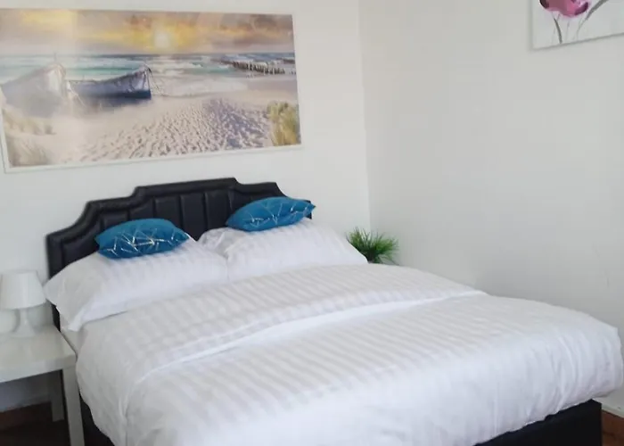 3-bedroom In Town Square