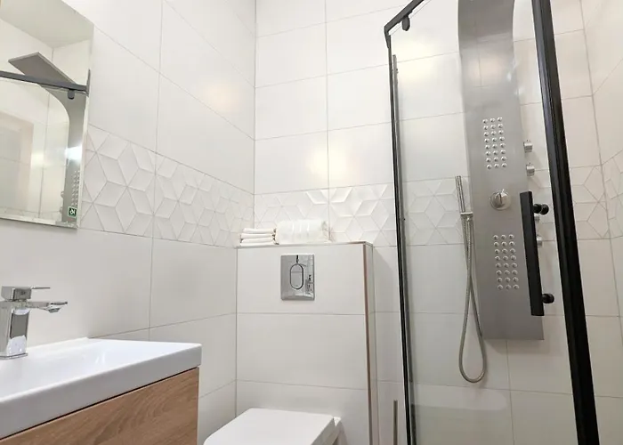 3-bedroom In Town Square Apartment