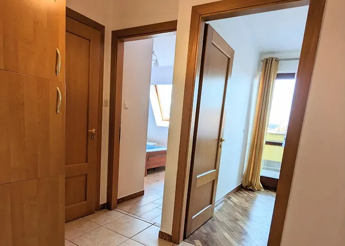 Apartment 3-bedroom In Town Square *