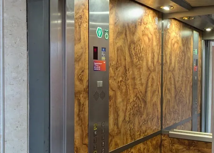 Apartment 3-bedroom In Town Square *