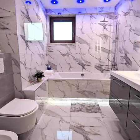 3-bedroom In Town Square