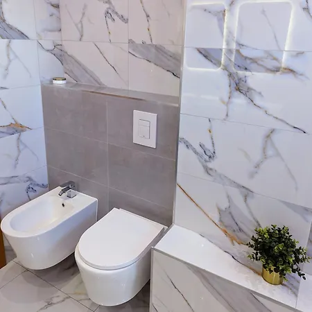 3-bedroom In Town Square Βρότσλαβ